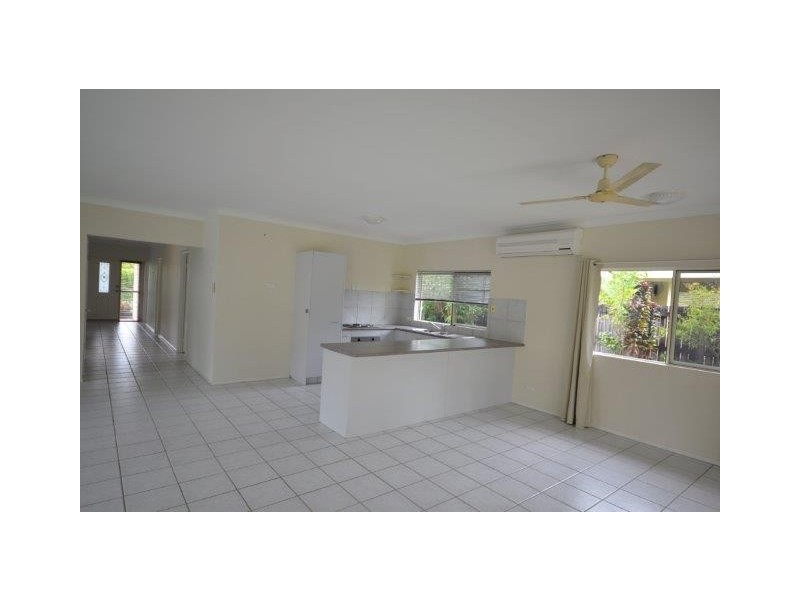 9 Forest Glen Drive, Mossman QLD 4873