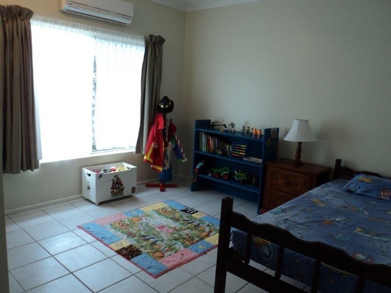 9 Forest Glen Drive, Mossman QLD 4873