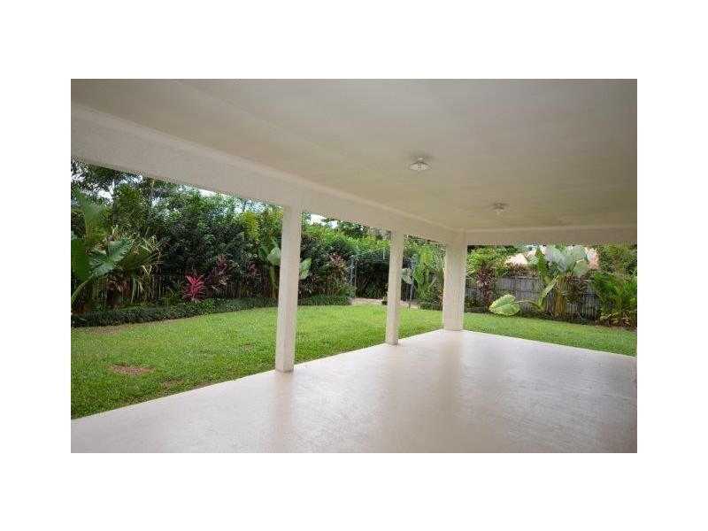 9 Forest Glen Drive, Mossman QLD 4873