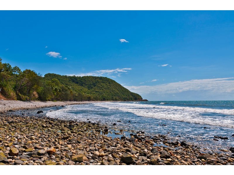 9 Toll Gate Rd, Oak Beach QLD 4877