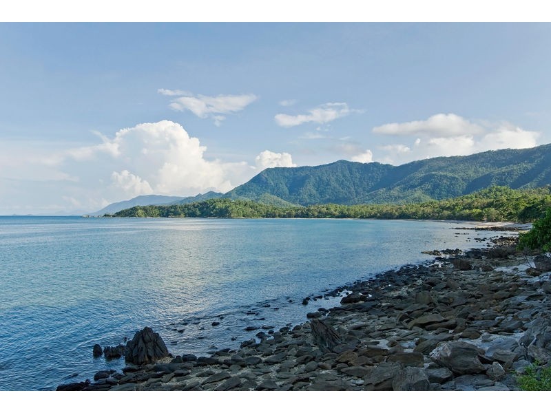 9 Toll Gate Rd, Oak Beach QLD 4877