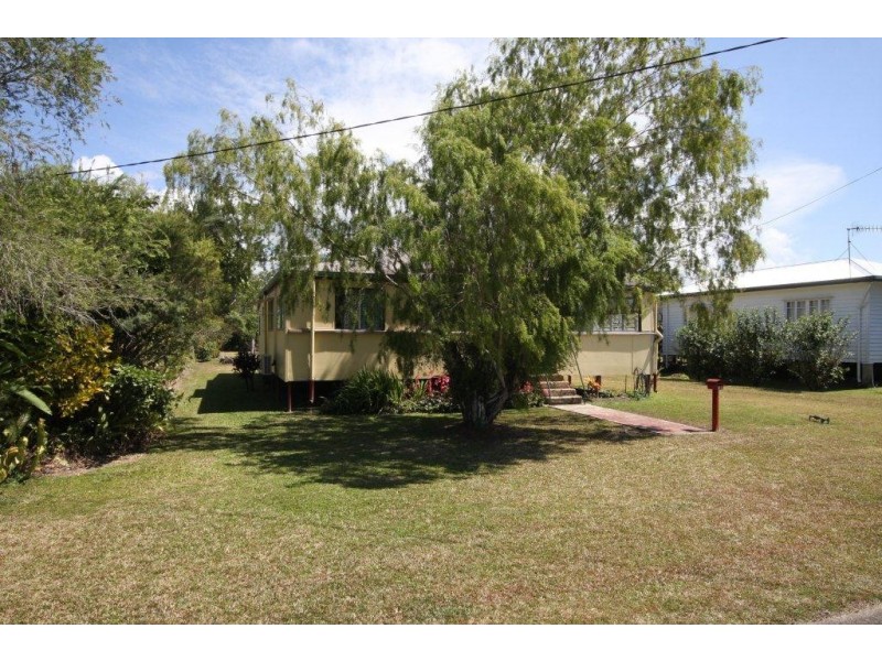 18 Mossman Street, Mossman QLD 4873