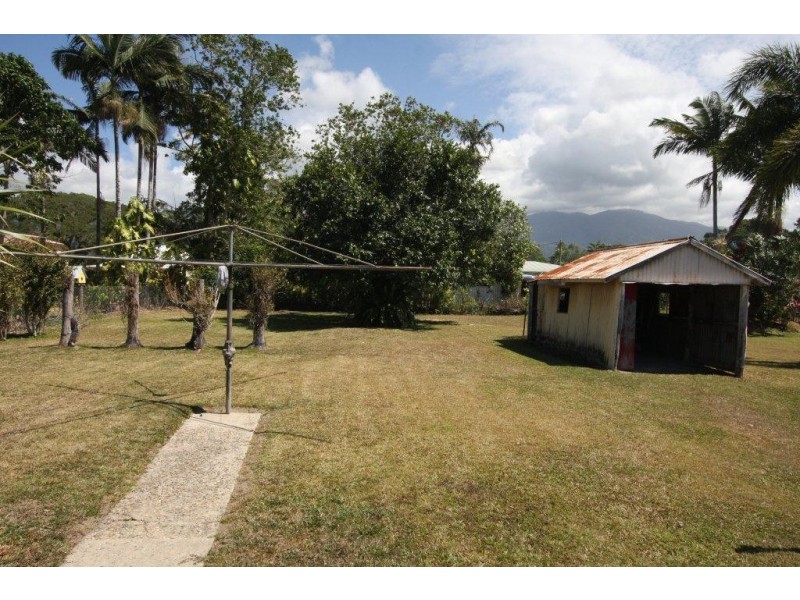 18 Mossman Street, Mossman QLD 4873