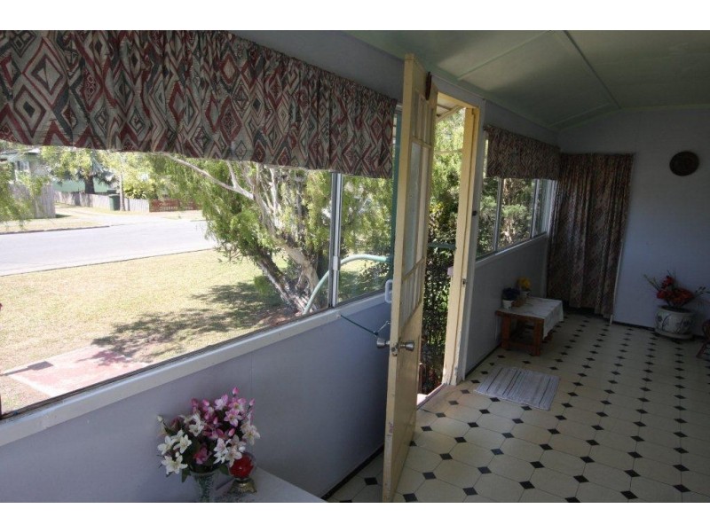 18 Mossman Street, Mossman QLD 4873