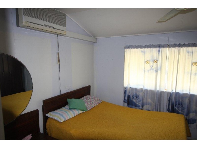 18 Mossman Street, Mossman QLD 4873