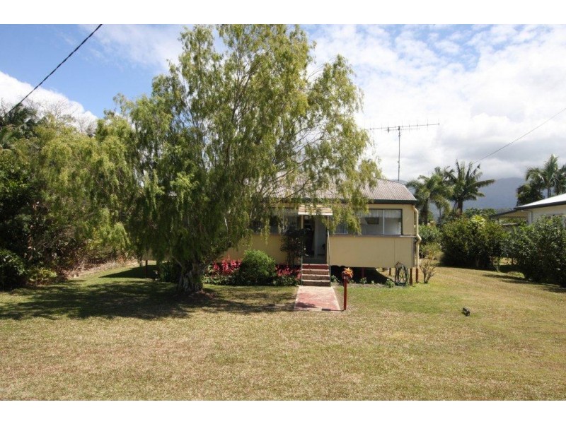 18 Mossman Street, Mossman QLD 4873