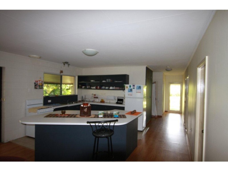 33 Pringle Street, Mossman QLD 4873