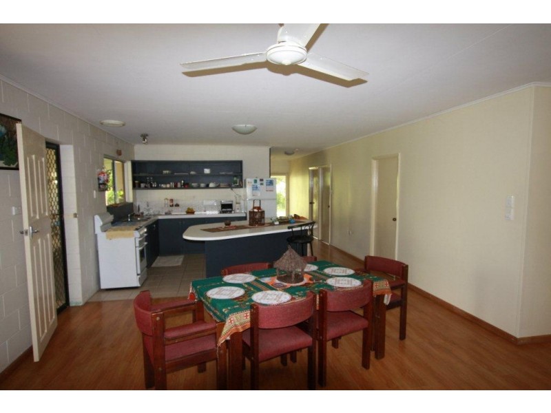 33 Pringle Street, Mossman QLD 4873