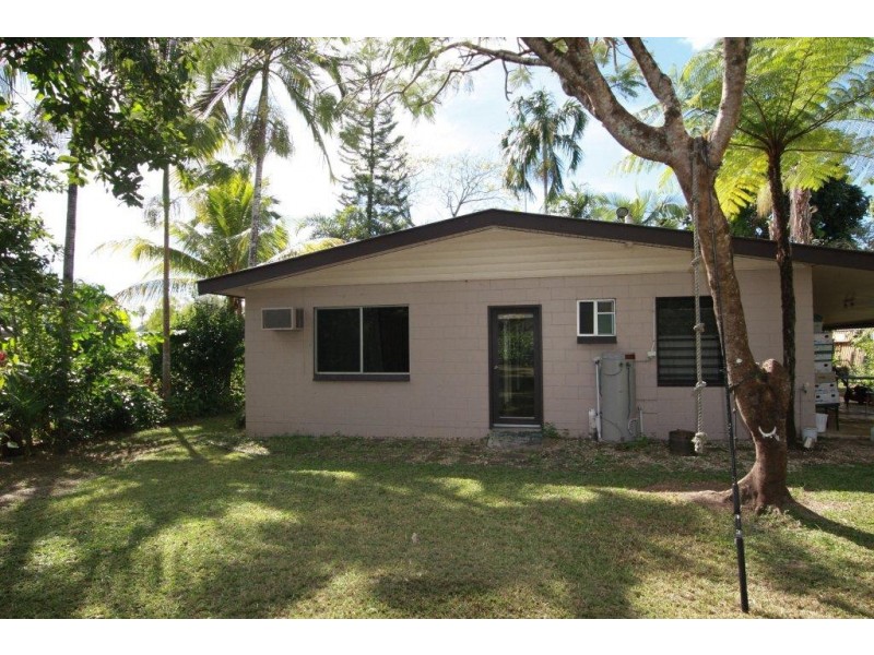 33 Pringle Street, Mossman QLD 4873