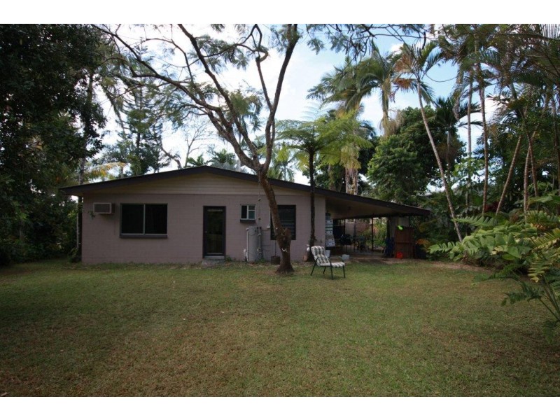 33 Pringle Street, Mossman QLD 4873