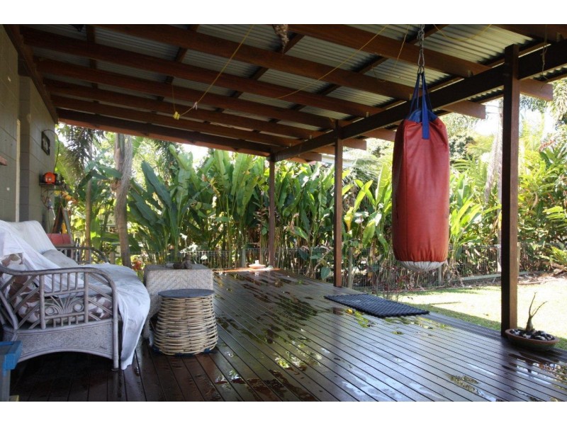 25 Mossman Street, Mossman QLD 4873