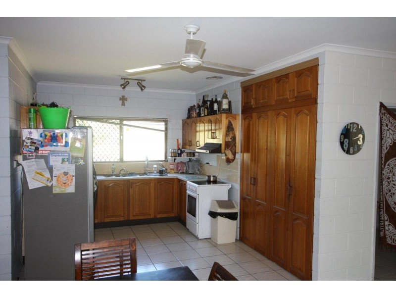 25 Mossman Street, Mossman QLD 4873