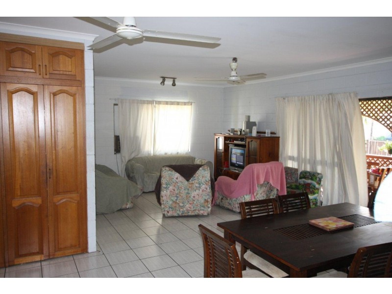 25 Mossman Street, Mossman QLD 4873