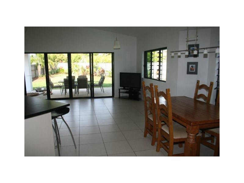 24 Ocean Ave, Cooya Beach QLD 4873