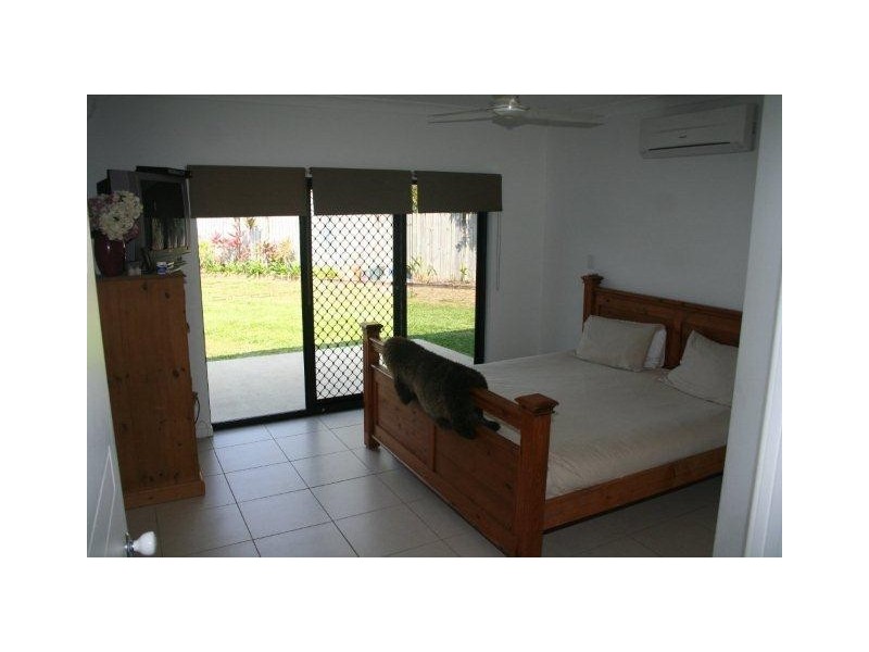 24 Ocean Ave, Cooya Beach QLD 4873