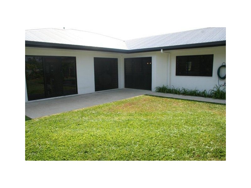 24 Ocean Ave, Cooya Beach QLD 4873