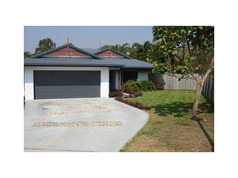 24 Ocean Ave, Cooya Beach QLD 4873