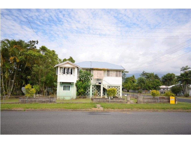 2 Mullavey Street, Mossman QLD 4873