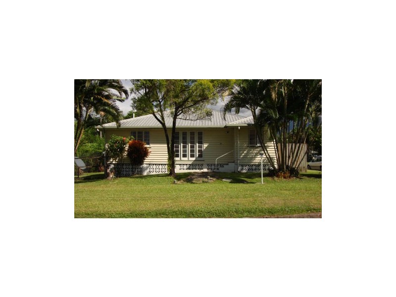 28 Mossman Street, Mossman QLD 4873