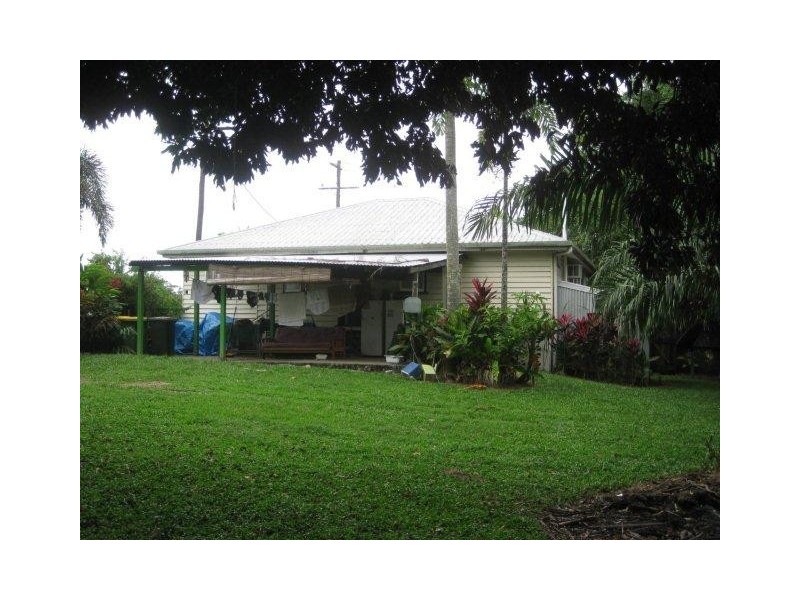 28 Mossman Street, Mossman QLD 4873