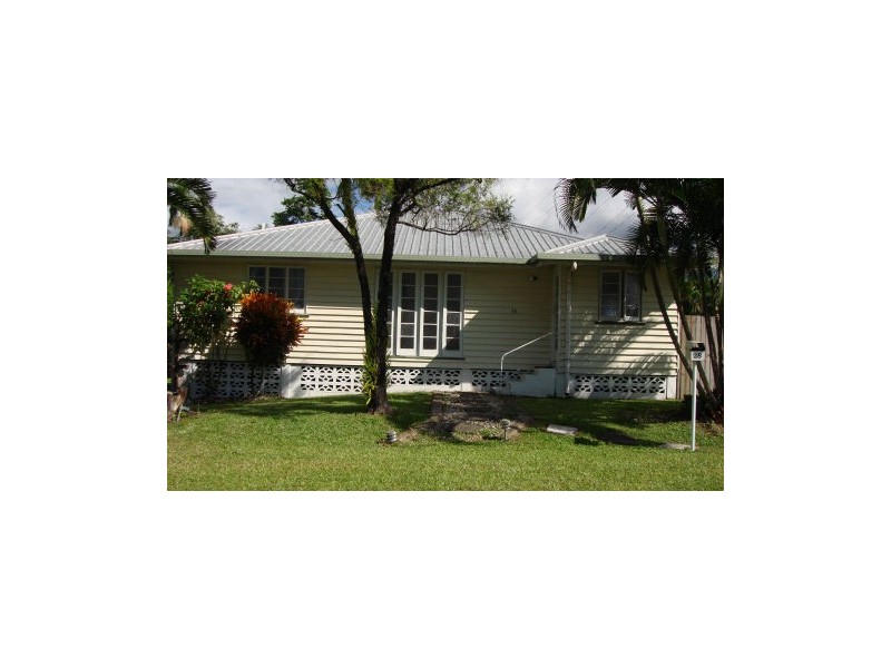 28 Mossman Street, Mossman QLD 4873