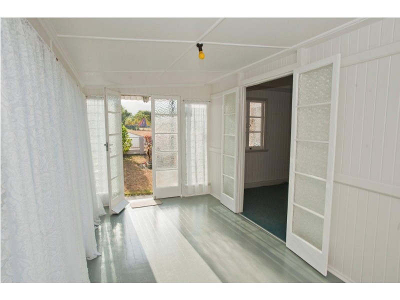 33 Mossman Street, Mossman QLD 4873