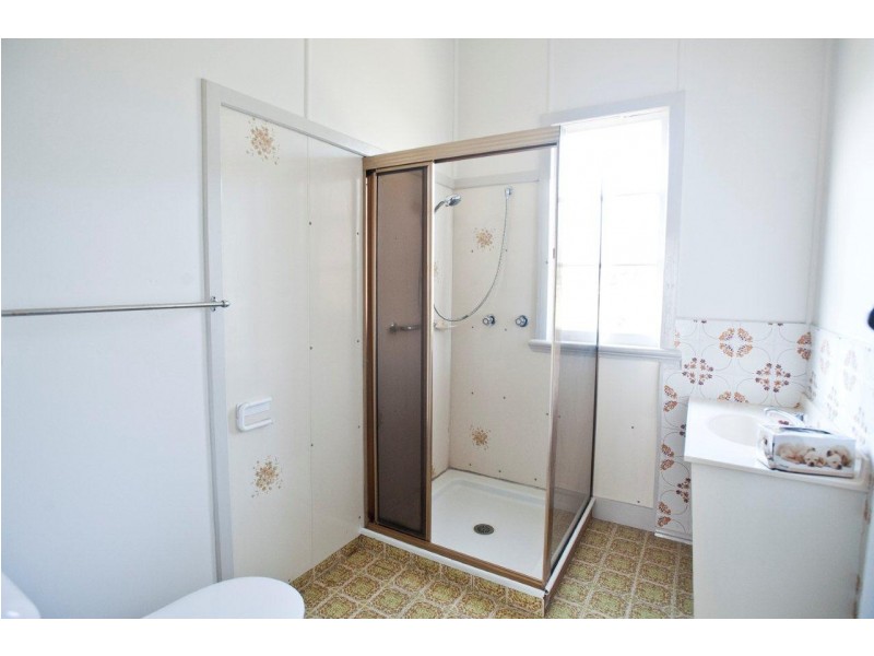 33 Mossman Street, Mossman QLD 4873