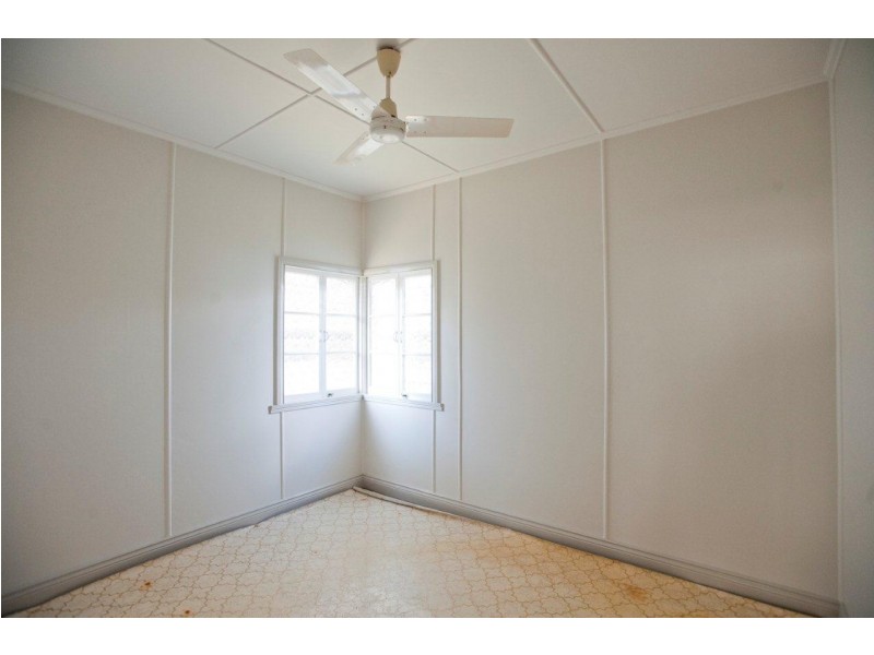 33 Mossman Street, Mossman QLD 4873