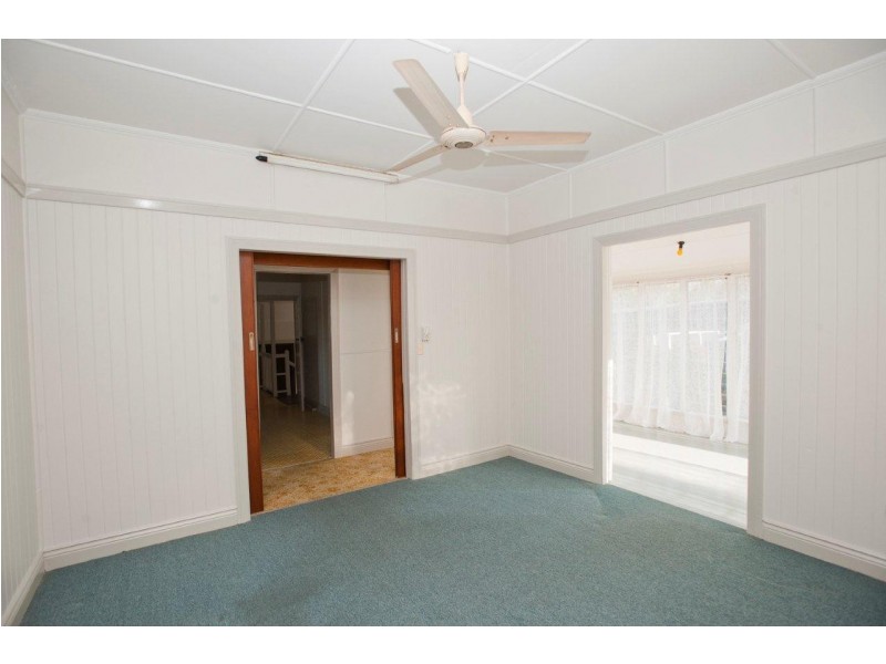 33 Mossman Street, Mossman QLD 4873