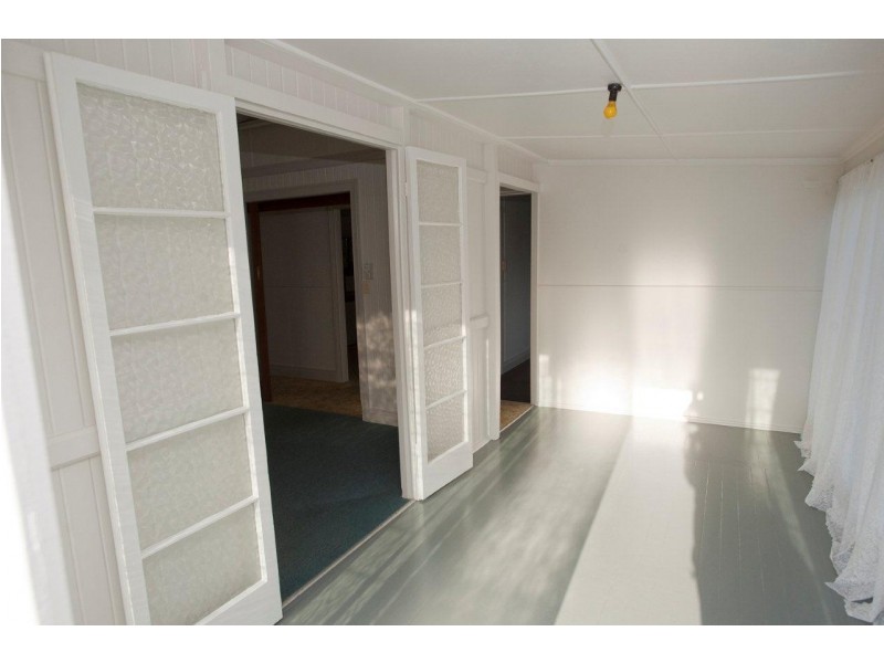 33 Mossman Street, Mossman QLD 4873