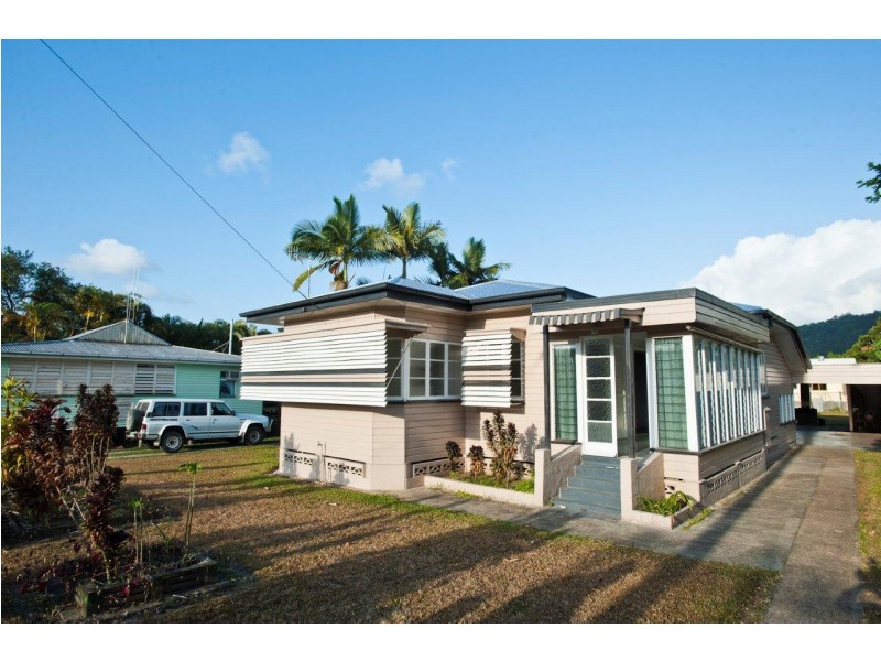 33 Mossman Street, Mossman QLD 4873
