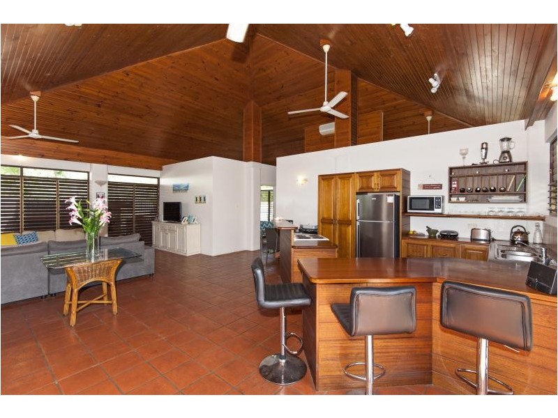 2 Undine Street, Port Douglas QLD 4877