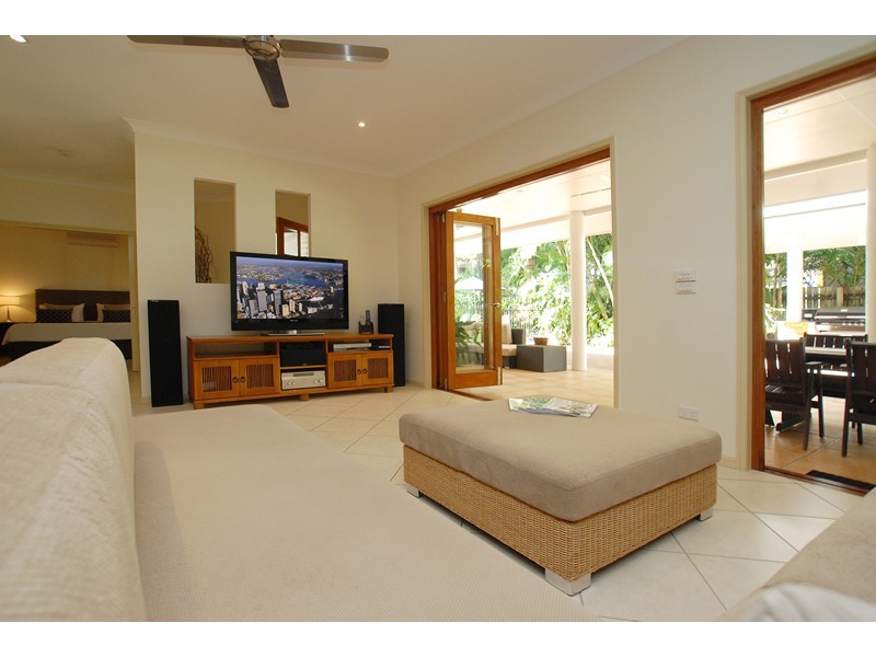 8 Andrews Close, Port Douglas QLD 4877