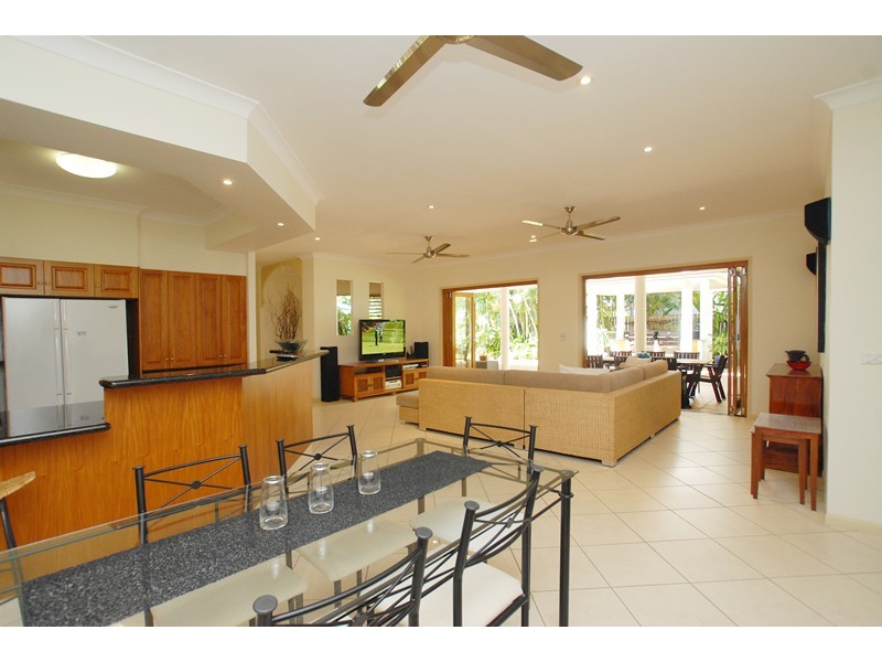 8 Andrews Close, Port Douglas QLD 4877