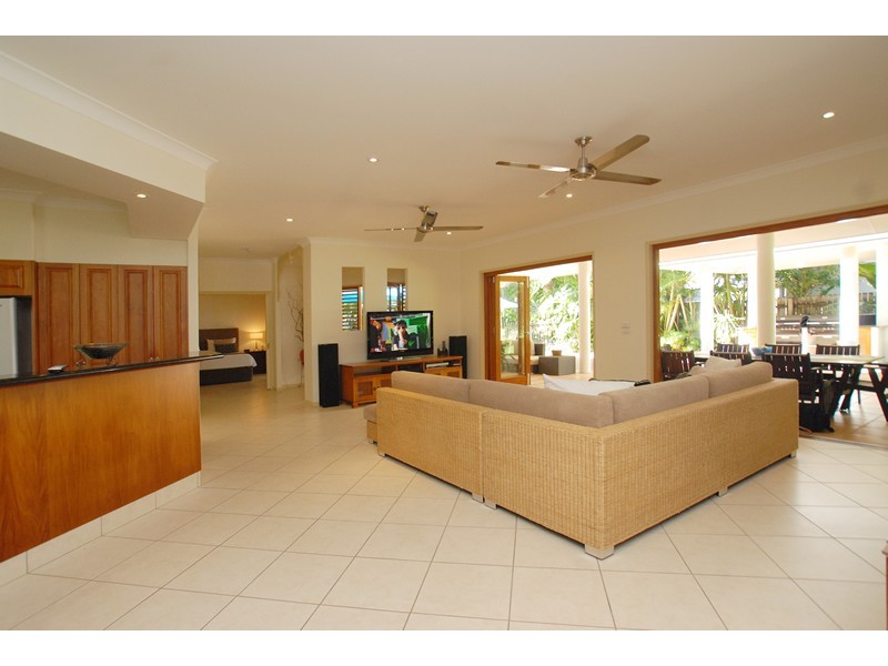 8 Andrews Close, Port Douglas QLD 4877