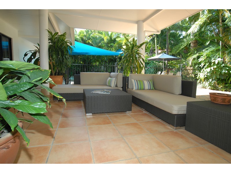 8 Andrews Close, Port Douglas QLD 4877