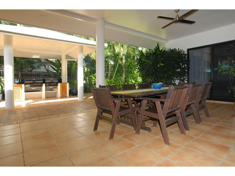 8 Andrews Close, Port Douglas QLD 4877