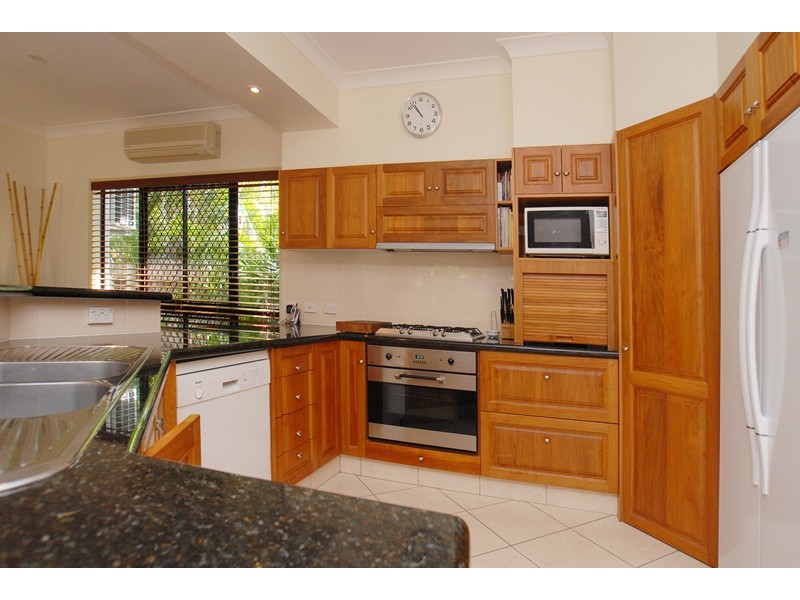 8 Andrews Close, Port Douglas QLD 4877