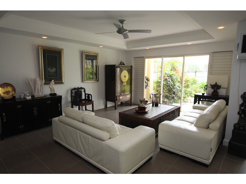 8 Paradise Links, Port Douglas QLD 4877