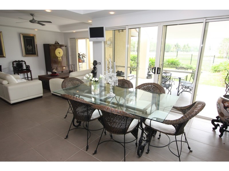 8 Paradise Links, Port Douglas QLD 4877