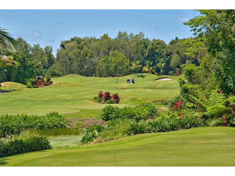 8 Paradise Links, Port Douglas QLD 4877