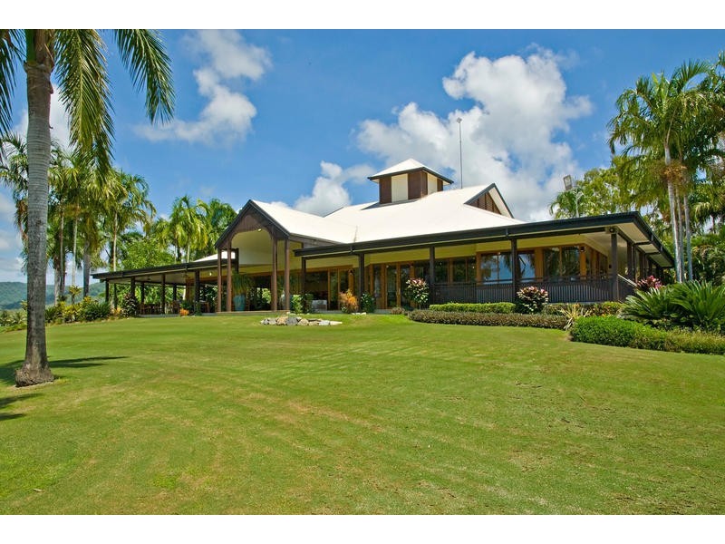 8 Paradise Links, Port Douglas QLD 4877