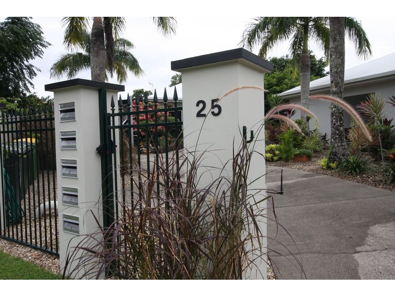 1/25 Thooleer Close, Cooya Beach QLD 4873