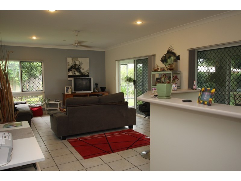 1/25 Thooleer Close, Cooya Beach QLD 4873