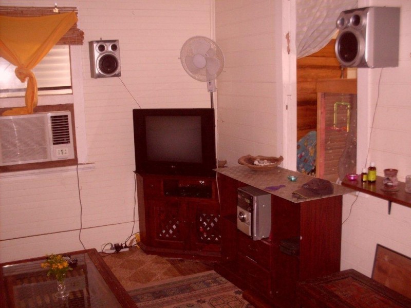 8 Vains Close, Mount Molloy QLD 4871