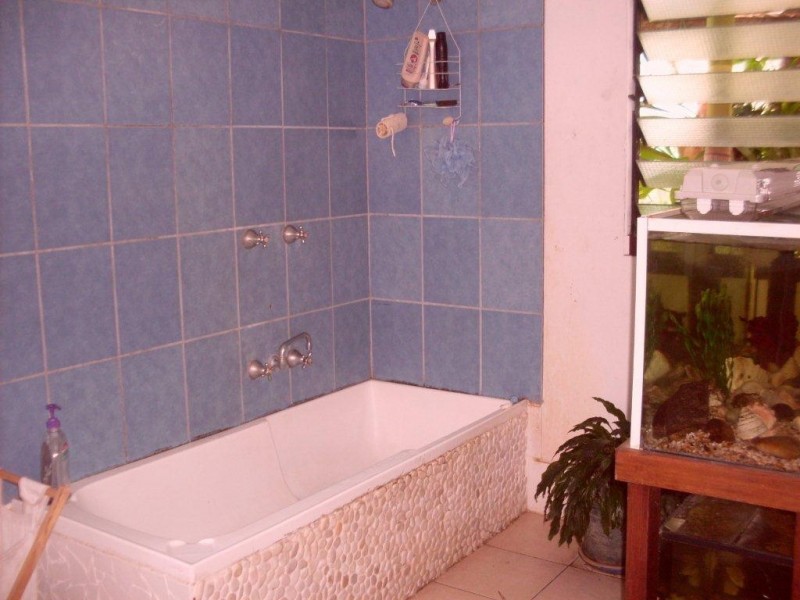 8 Vains Close, Mount Molloy QLD 4871