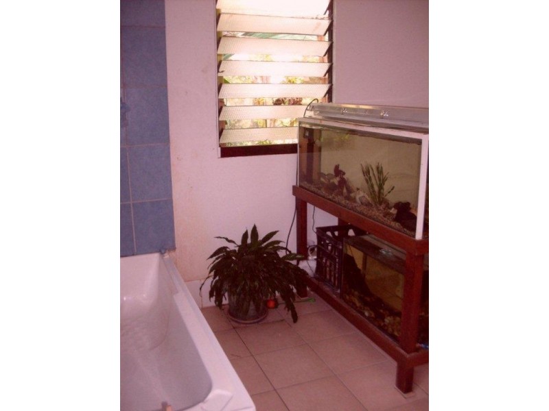 8 Vains Close, Mount Molloy QLD 4871