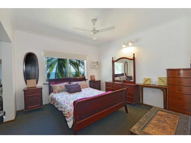 11 Marine Parade, Newell QLD 4873