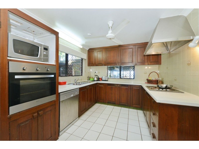 11 Marine Parade, Newell QLD 4873