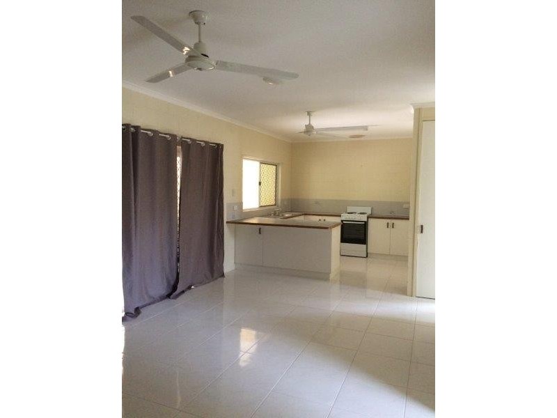 3/9 Dan Hart Lane, Mossman QLD 4873